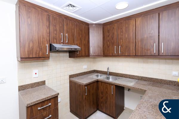 PRIME LOCATION | SPACIOUS | PARK VIEW