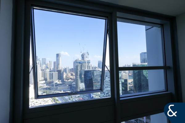 PRIME LOCATION | SPACIOUS | PARK VIEW