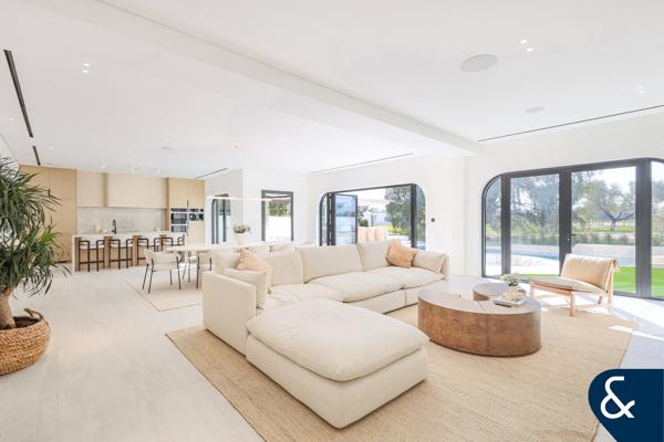 Incredible Turnkey | Golf Course | 5 Bed