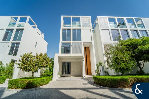 Rare Corner | Front Row | VOT | 4 Bedroom