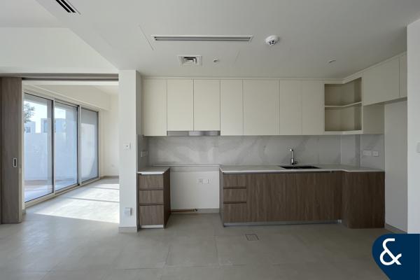 Park Backing | Close to Golden Beach