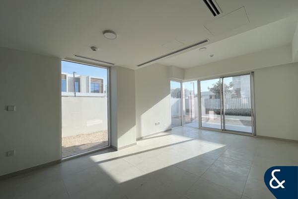 Park Backing | Close to Golden Beach