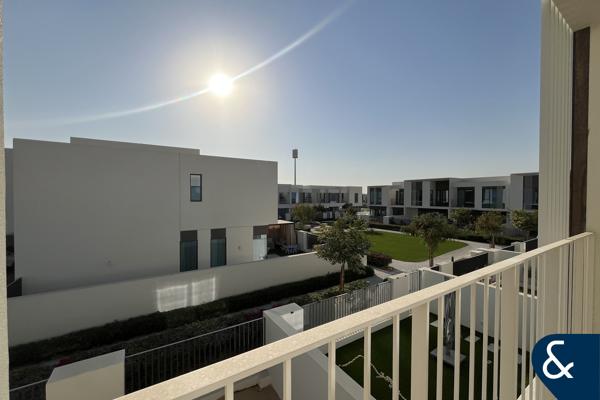 Park Backing | Close to Golden Beach