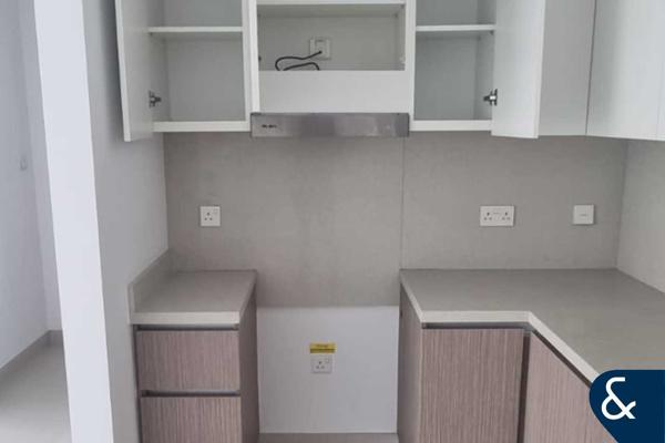 1 Bed | Partial Sea View | Spacious Layout