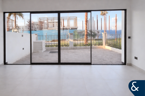 Single Row | Central Hub | Best  Location