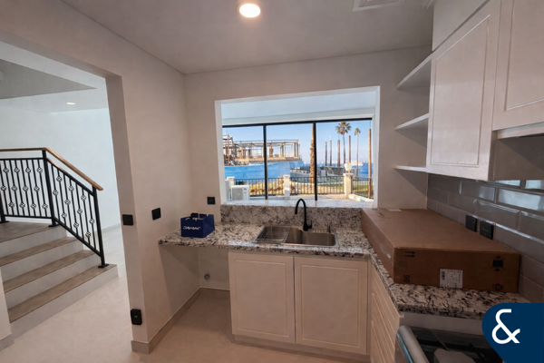 Single Row | Central Hub | Best  Location