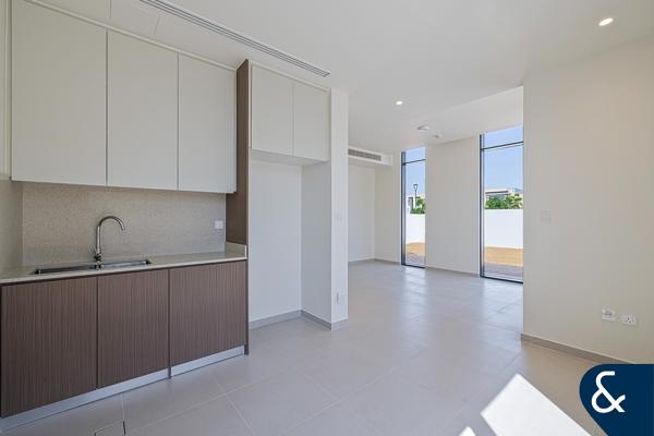 Vacant | Huge Corner Plot | Four Bedrooms