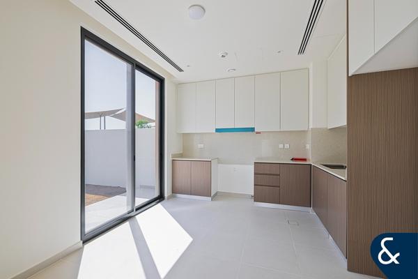 Vacant | Huge Corner Plot | Four Bedrooms