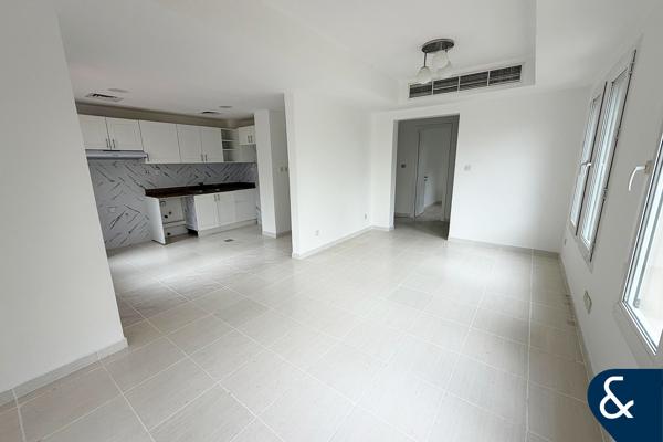 Full Lake View | 4E | Unfurnished