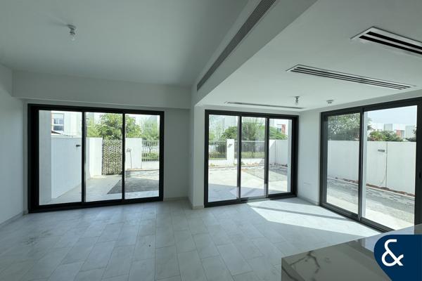 Greenbelt | Single Row | Close to Pools