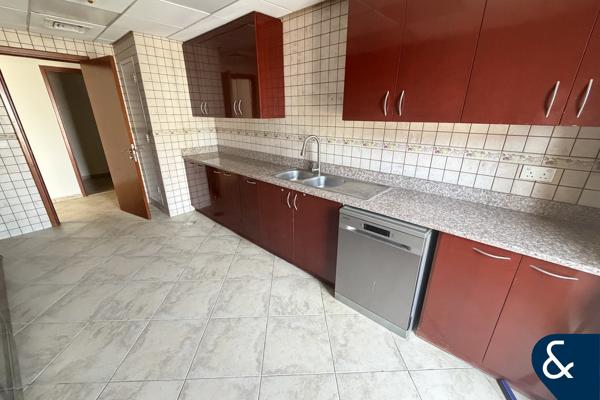 Spacious 3 Bed | Large Layout | Available Now