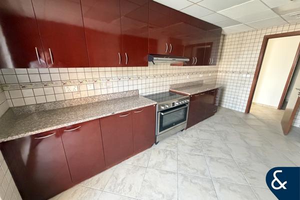 Spacious 3 Bed | Large Layout | Available Now