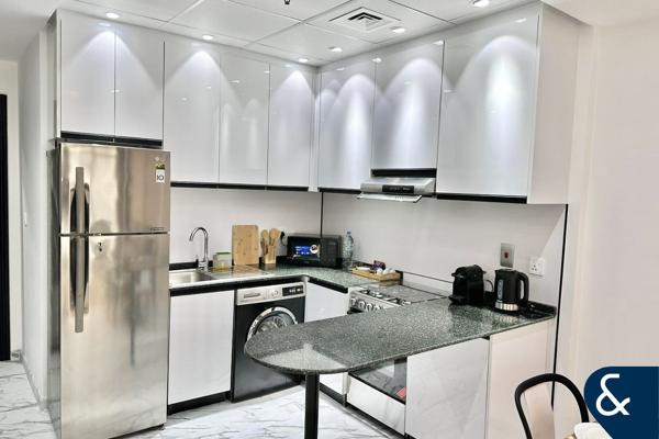 Large One Bed | Fully Upgraded | Furnished