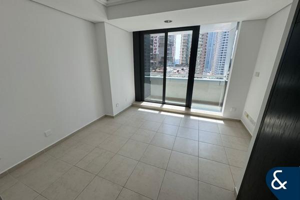 Exclusive | Bright Studio | Unfurnished