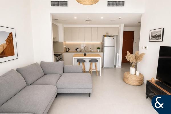 Pool View | Notice Served | Mid Floor | 2 Bed