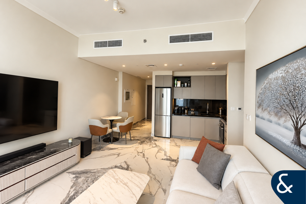 1 Bed | Fully Upgraded | Burj View | Vacant