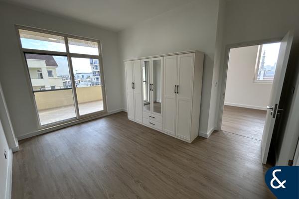 Upgraded 1 Bed | Corner Unit | High Floor