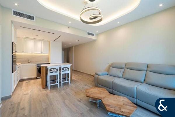 Fully upgraded | Full marina view | Vacant