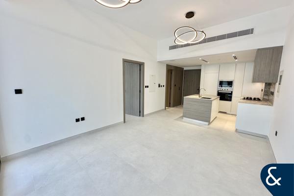 Large One Bed | Laundry/Storage | Brand New
