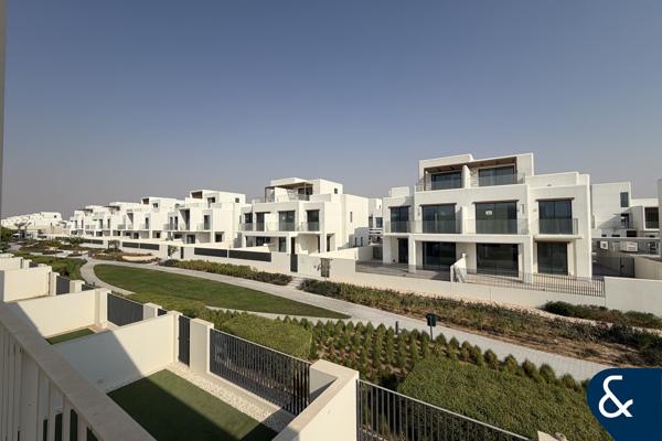 Close to Golden Beach | 4 Bed | Single Row