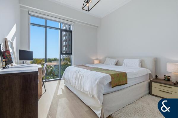 GOLF COURSE VIEW | 3 BED + MAID | UPGRADED