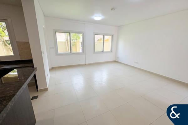 Vacant on Transfer | 3 Bed + M | Single Row
