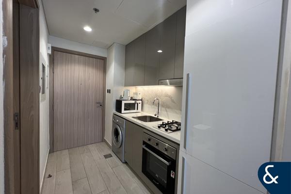 Modern Studio | Furnished | Vacant