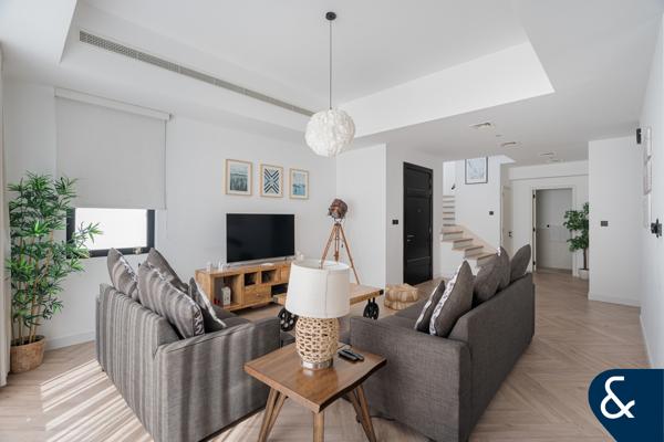 3 Beds | Vacant | Single Row | Corner Unit