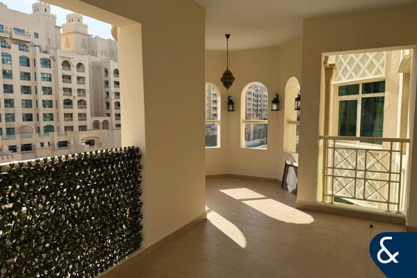 Upgraded | Park Facing | 2 plus Maids