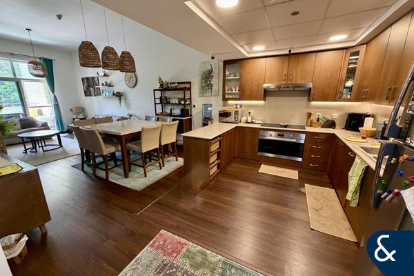 Upgraded 2 Bed+Maids | Ground Floor | Garden