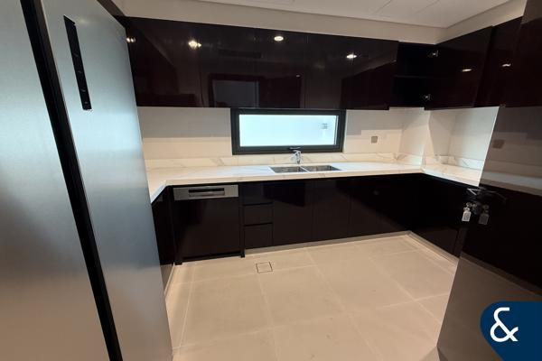 Large Garden I Single Row I Close to Pool