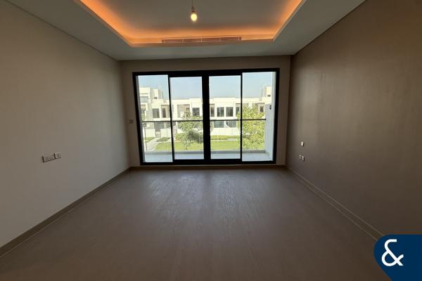 Large Garden I Single Row I Close to Pool