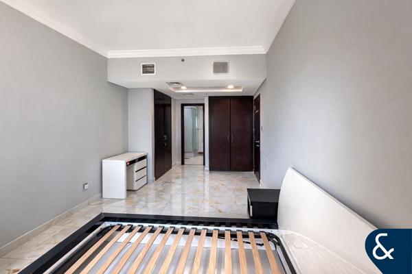 Vacant | Lake View | Spacious | Open Plan