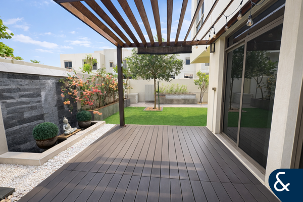 Corner | Vacant On Transfer | Landscaped