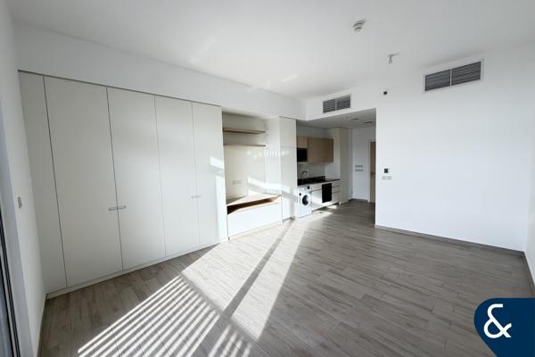 Studio | Luxury Living | Prime Location