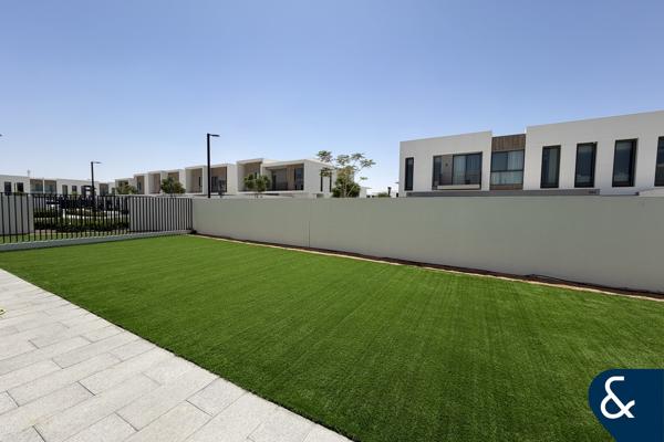 Corner Unit | Double Plot | Prime Location