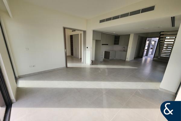 Corner Unit | Double Plot | Prime Location