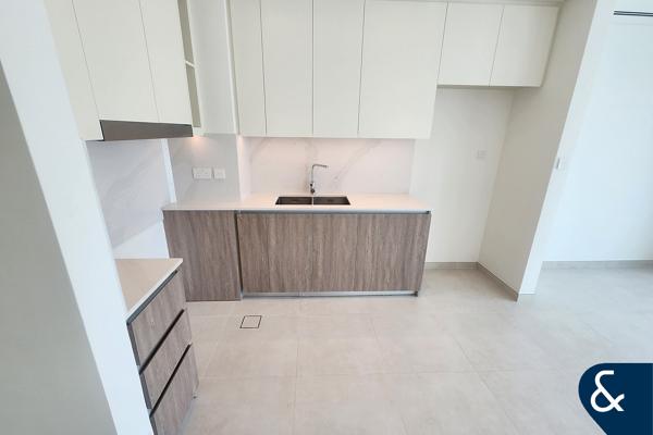Single Row | Park backing | Corner Kitchen