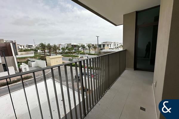 4 bed + Maids | Modern Finish | Vacant