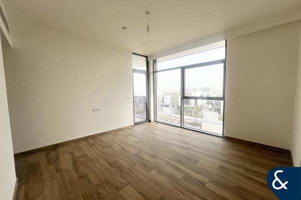 4 bed + Maids | Modern Finish | Vacant