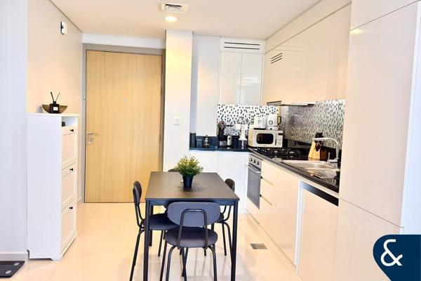 Furnished | Vacant | High floor