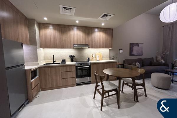 Converted Studio I 686 Sqft I Upgraded