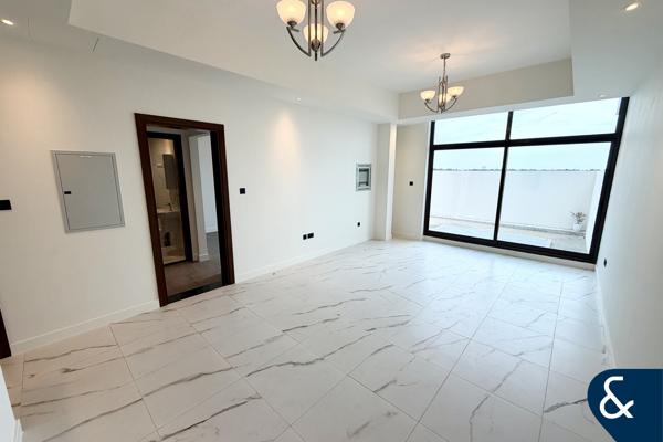 Single Row | Burj Views | 4 Bed + Maids