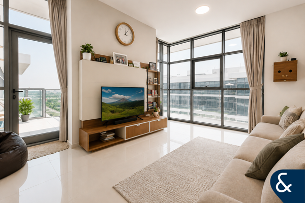 Large 1 Bedroom | VOT | Top Floor | Open View