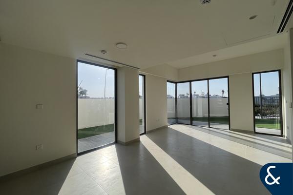 Corner Unit | Single Row | Landscaped