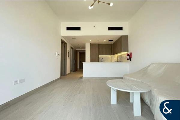 One Bed + Study I Vacant Soon I 742sqft