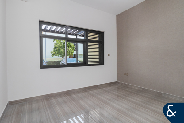 Single Row | Large Plot | Corner Unit