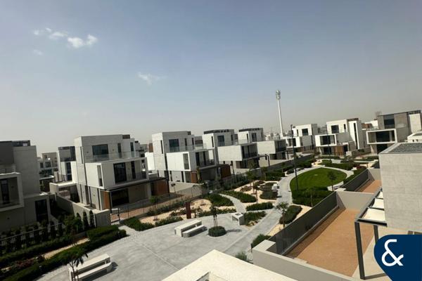 Internal Villa | Single Row | Green Belt