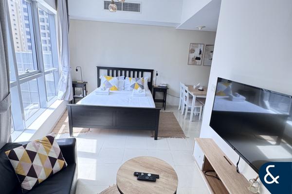 Studio | Great Location | Vacant | 1 Bath