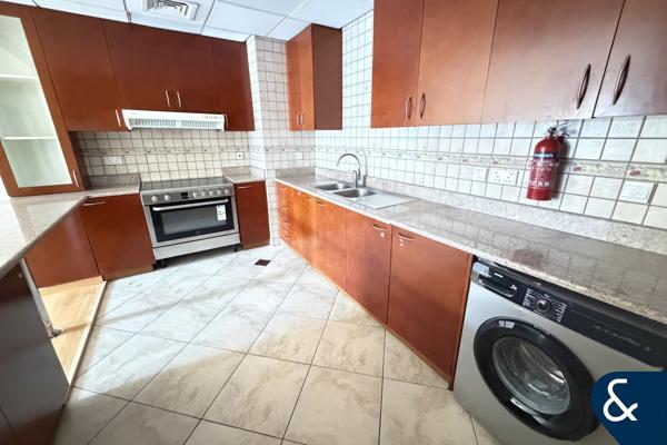 Spacious | Bright | 2 Bed | Vacant Now